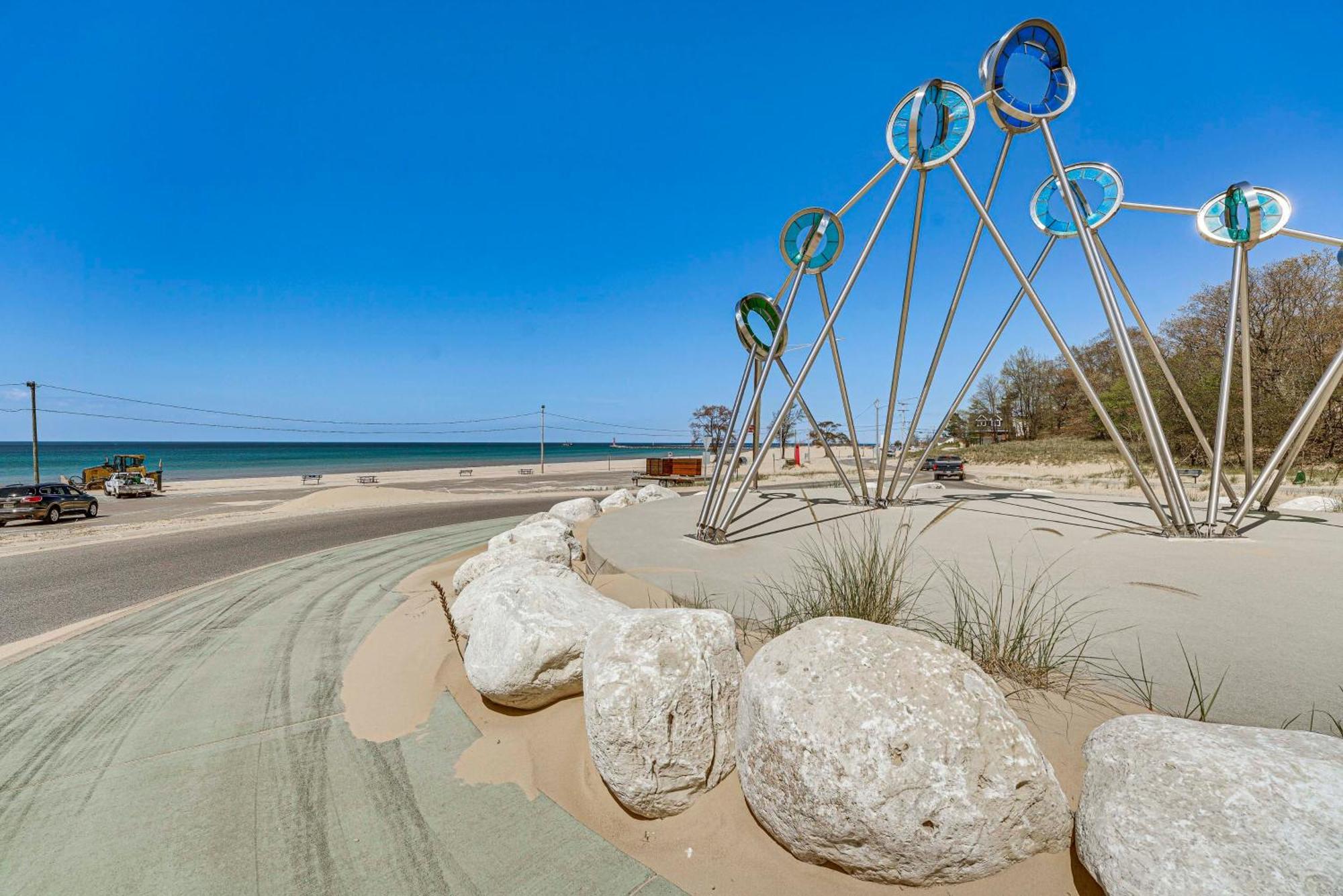 Walk To Beach Lake Michigan Getaway! Muskegon Exterior photo